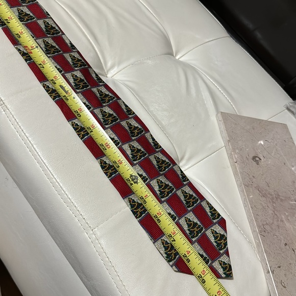 Holiday Themed Tie-Red/Christmas Tree Detail - Picture 9 of 10
